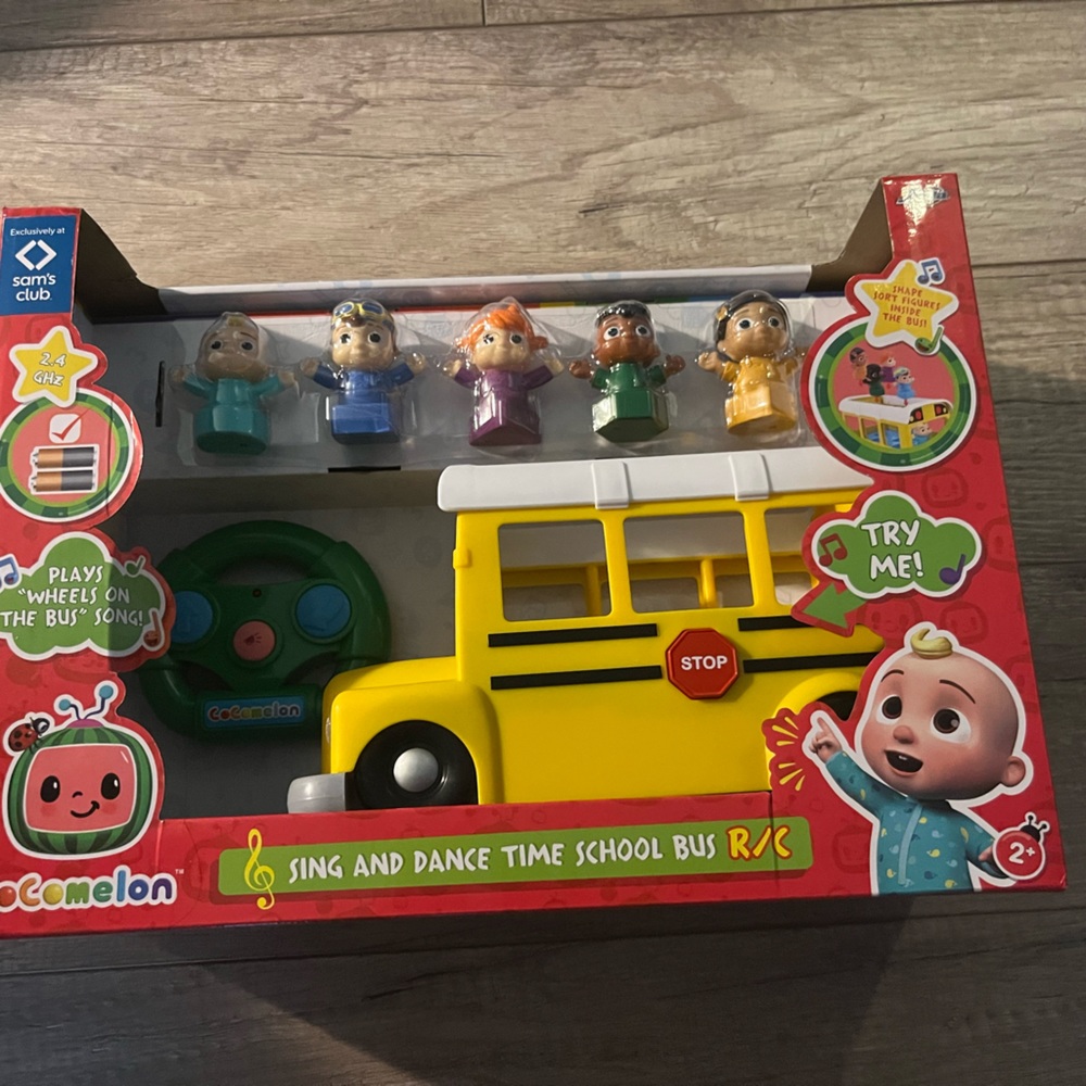 Cocomelon sing and dance school bus